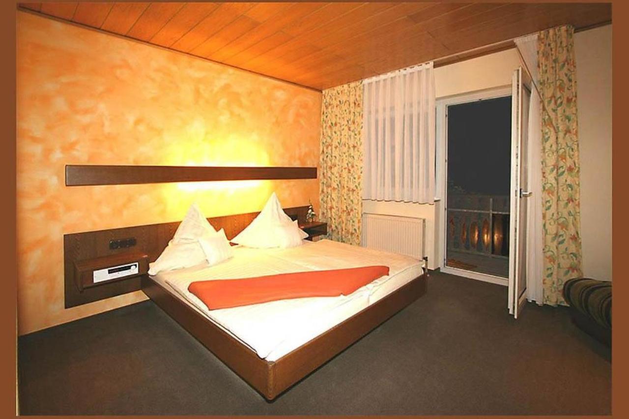 Hotel Zur Krone Ronneburg  外观 照片